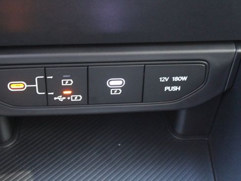 New 2025 Kia K4 LX image 32