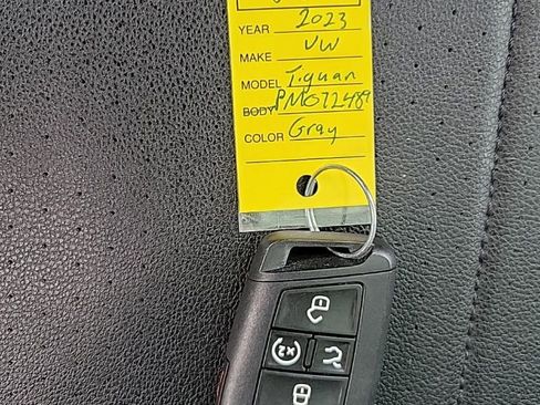 Used 2023 Volkswagen Tiguan SE R-Line FWD image 36