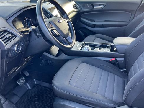 Used 2020 Ford Edge SE image 9