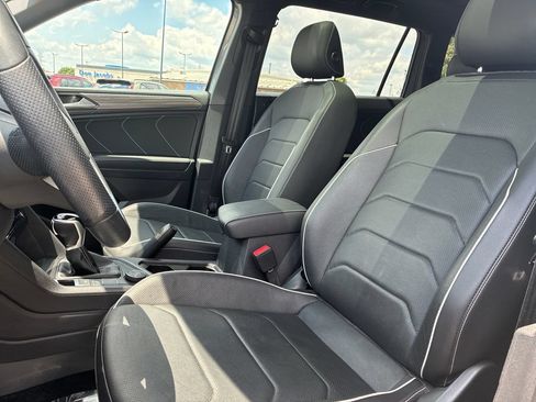 Used 2022 Volkswagen Tiguan SEL R-Line AWD/4WD image 11