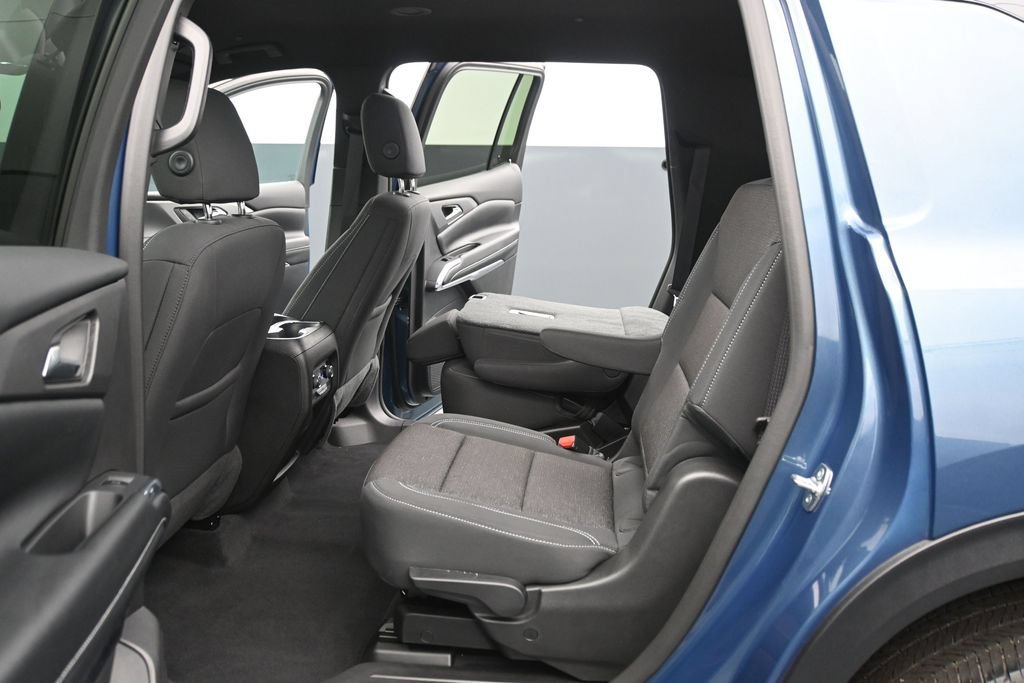 Used 2025 Chevrolet Traverse LT w/ LPO, Floor Liner Package AWD/4WD image 16