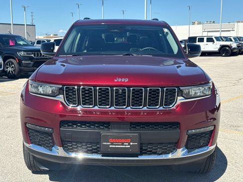 Used 2023 Jeep Grand Cherokee L Limited w/ Luxury Tech Group II AWD/4WD image 3