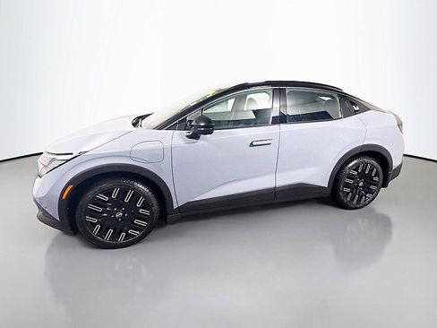 New 2026 Nissan Leaf Platinum+ w/ Cargo Package (Platinum+) image 4