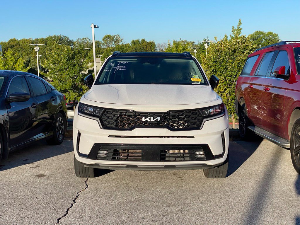 Used 2023 Kia Sorento SX AWD/4WD image 2