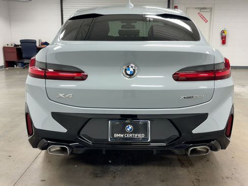 Certified 2025 BMW X4 xDrive30i image 9