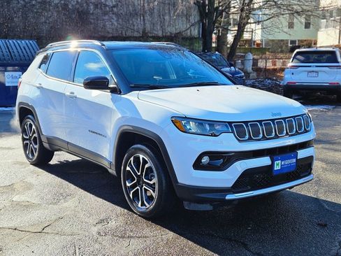 Used 2022 Jeep Compass Limited image 7