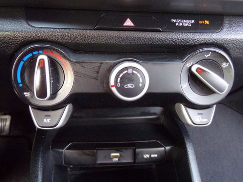 Used 2023 Kia Rio LX image 36