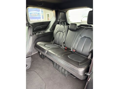 Used 2025 Chrysler Pacifica Select FWD image 23