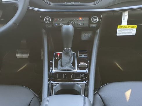 New 2026 Jeep Compass Latitude image 17