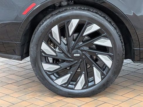 Used 2025 Lincoln Nautilus Reserve w/ Jet Appearance Package image 13