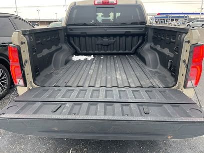 Used 2023 Chevrolet Colorado Z71 w/ Z71 Convenience Package 2