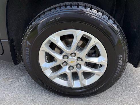 Used 2019 Chevrolet Traverse LT FWD image 11