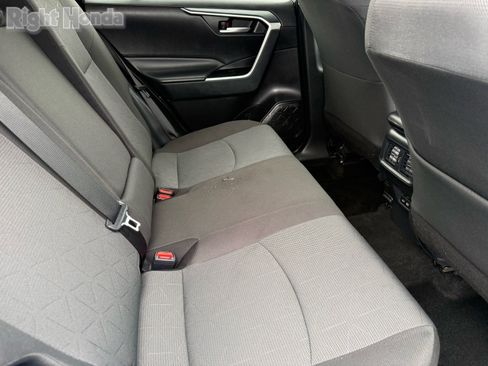 Used 2025 Toyota RAV4 XLE image 28