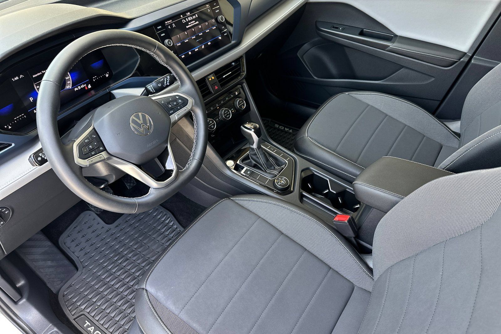 Used 2024 Volkswagen Taos SE AWD/4WD image 10