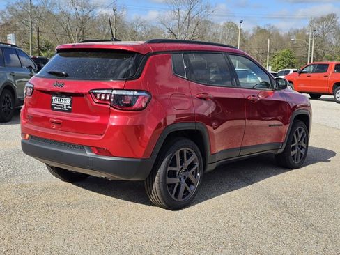 New 2026 Jeep Compass Latitude image 8