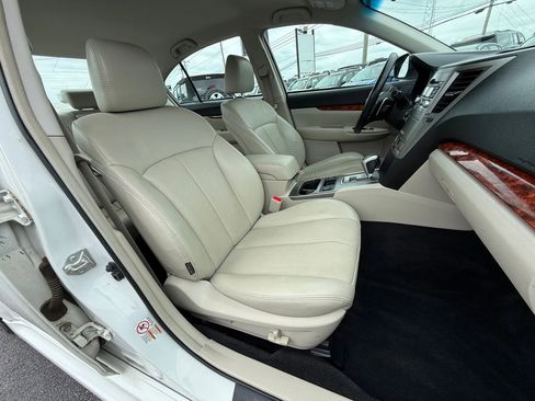 Used 2010 Subaru Legacy 2.5i Limited w/ Appearance Package 1H image 14