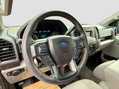 Used 2017 Ford F150 XLT image 12