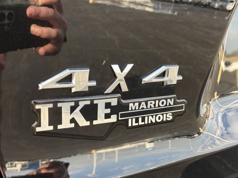 Used 2019 Jeep Cherokee Latitude w/ Cold Weather Group image 14