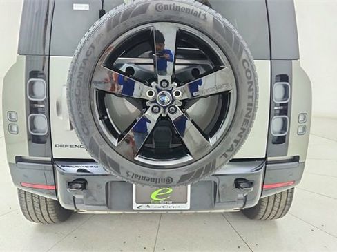 Used 2025 Land Rover Defender 110 X image 5