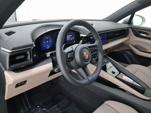 New 2026 Porsche Macan Electric image 4