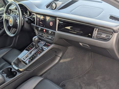 Used 2024 Porsche Macan image 13