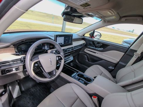 Used 2023 Lincoln Corsair Reserve image 15