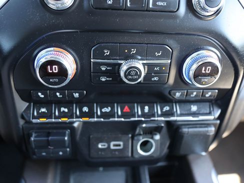 Used 2020 GMC Sierra 1500 SLT w/ SLT Convenience Package AWD/4WD image 30