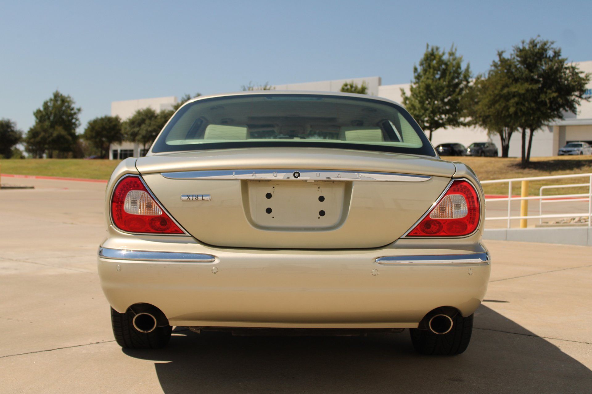 Used 2006 Jaguar XJ8 RWD image 12