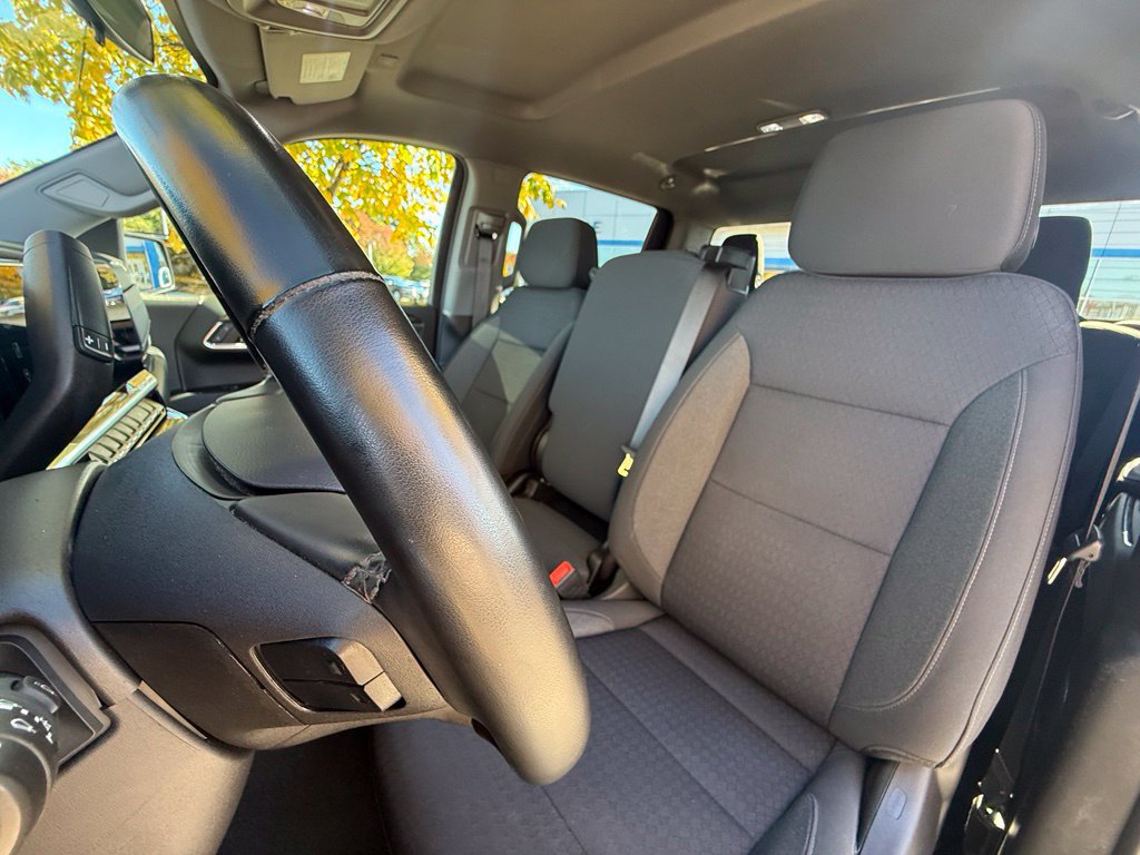 Used 2023 Chevrolet Silverado 1500 LT AWD/4WD image 23