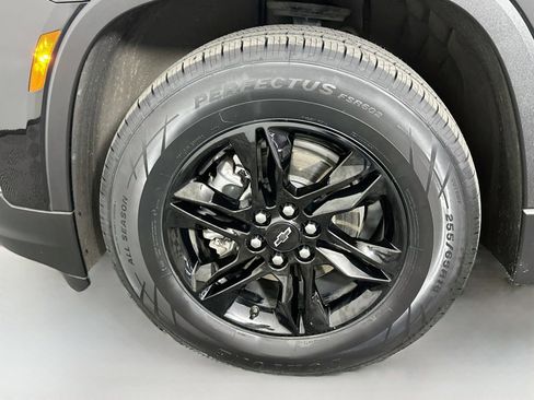 Used 2023 Chevrolet Traverse LT w/ Midnight/Sport Edition AWD/4WD image 33