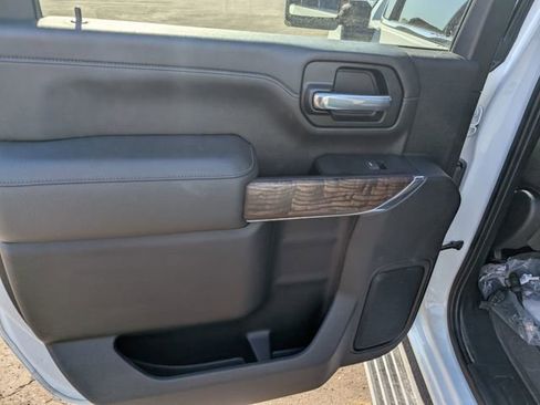 Used 2022 GMC Sierra 3500 Denali w/ Denali Ultimate Package image 12