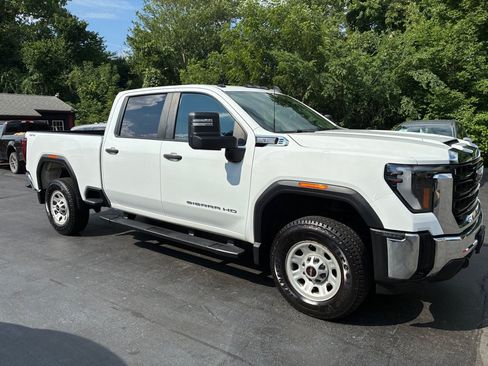 Used 2024 GMC Sierra 2500 Pro w/ 1SA Pro Safety Plus Package AWD/4WD image 7