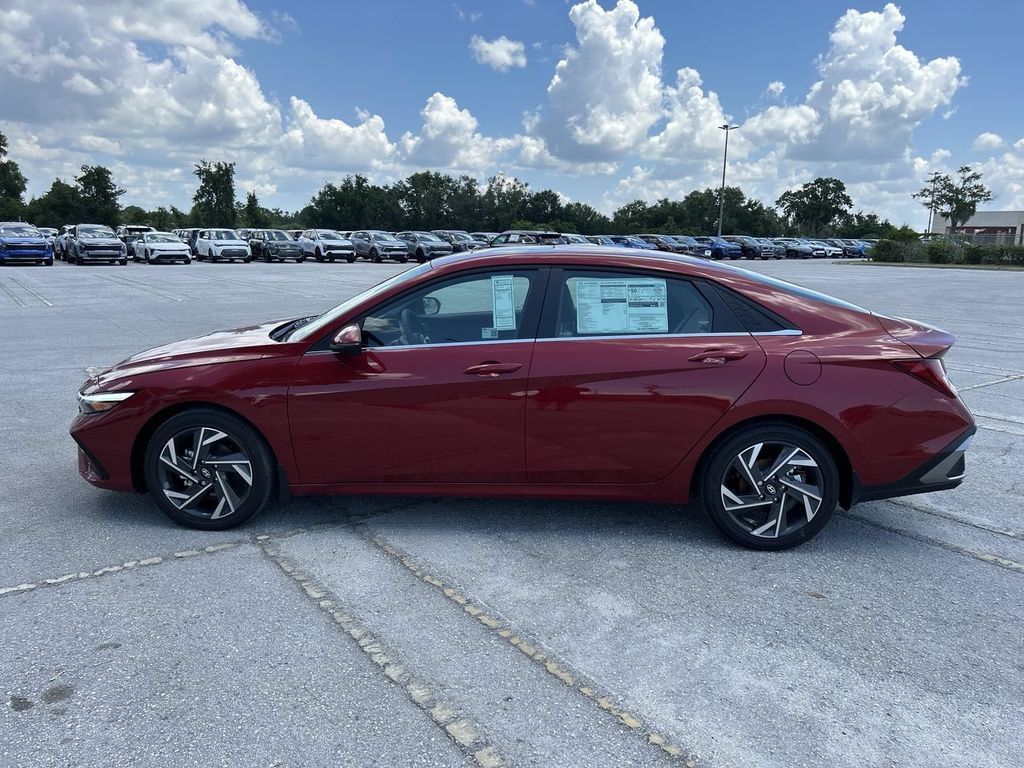 New 2025 Hyundai Elantra Limited FWD image 14