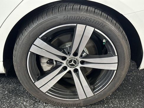 Used 2025 Mercedes-Benz C 300 Sedan image 14