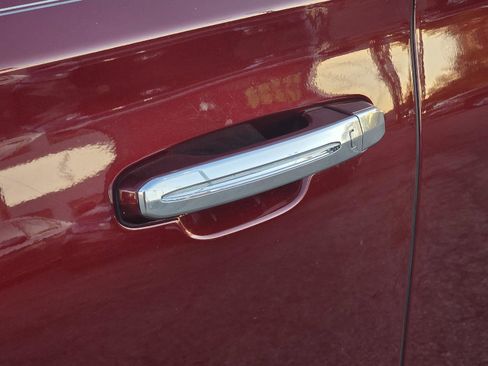 Used 2019 Cadillac Escalade Premium Luxury image 51