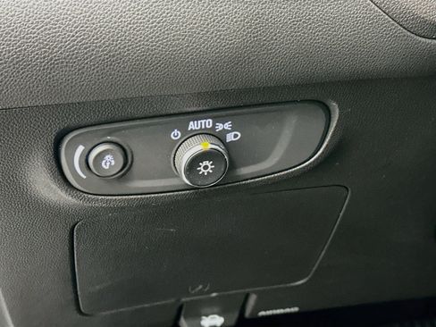 Used 2024 Buick Encore GX Sport Touring AWD/4WD image 17