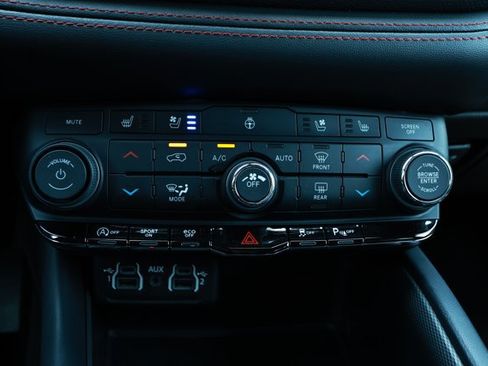 Certified 2024 Dodge Durango GT RWD image 18