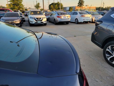 Used 2018 MAZDA MAZDA3 Touring FWD image 13