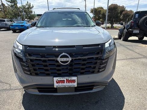 New 2026 Nissan Pathfinder Platinum AWD/4WD image 8