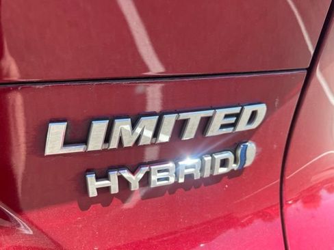Used 2021 Toyota Venza Limited w/ Advanced Technology Package AWD/4WD image 9