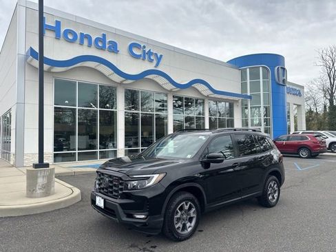 Certified 2023 Honda Passport TrailSport image 2