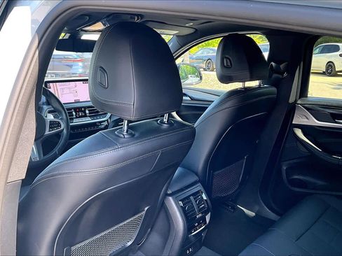 Certified 2024 BMW X4 xDrive30i w/ Premium Package image 22