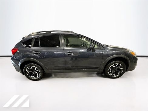 Used 2017 Subaru Crosstrek 2.0i Limited image 4