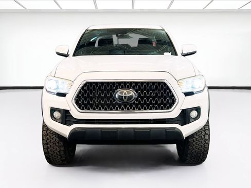Used 2018 Toyota Tacoma TRD Off-Road w/ Technology Package RWD image 2