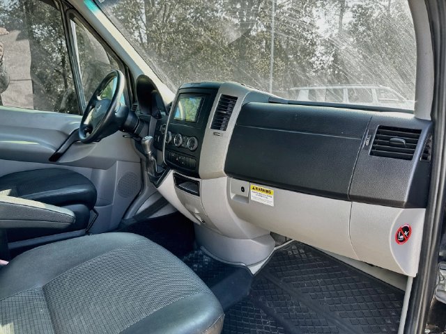 Used 2018 Mercedes-Benz Sprinter 2500 image 28
