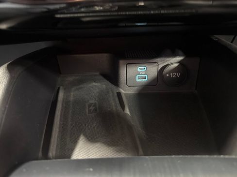 Used 2023 Ford Escape Platinum AWD/4WD image 27