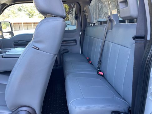 Used 2011 Ford F250 XL image 19