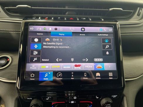 Used 2022 Jeep Grand Cherokee L Limited image 14