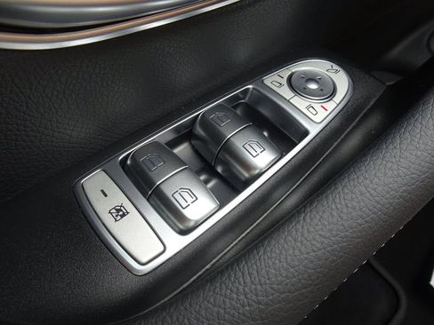 Used 2023 Mercedes-Benz E 450 4MATIC Sedan image 25