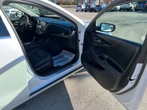 Used 2016 Chevrolet Malibu Premier w/ Driver Confidence Package image 18